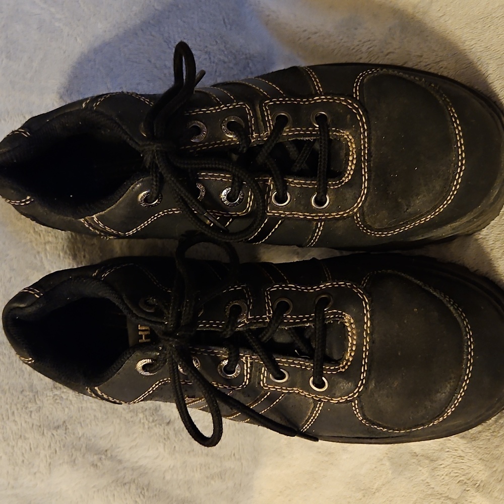Skecher work shoes